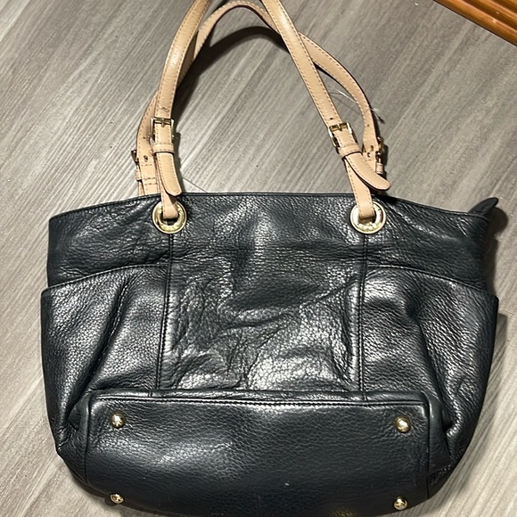 Micheal Kors black leather brand shoulder bag - Picture 1 of 10